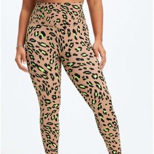 Fabletics NWT Define Ultra High-Waisted 7/8 Legging Cheetah